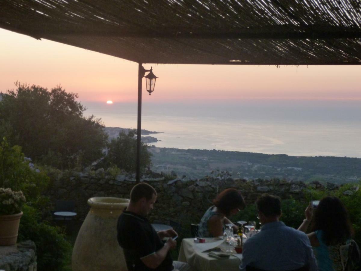 Hotel Palazzu Pigna Bagian luar foto